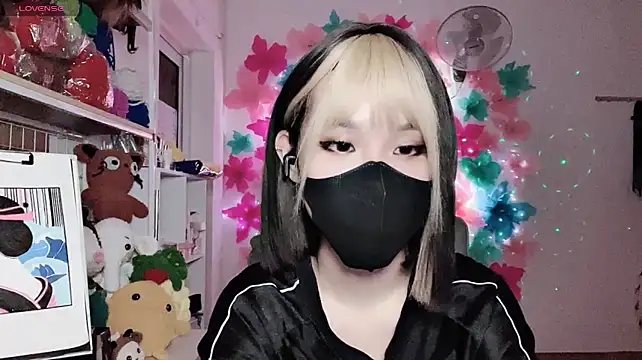 Tieu-May live cam preview