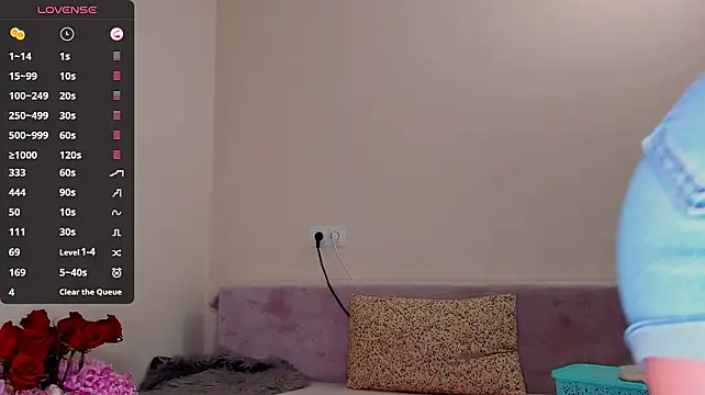 Kimmberr live cam on StripChat