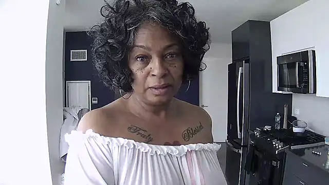 MSweetLindaParks live cam preview