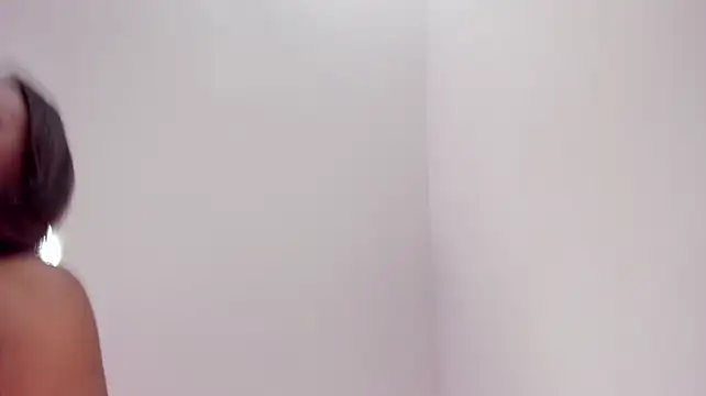 naomy_makani live cam preview