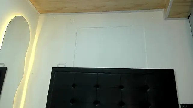 chat cam room BustyGlow