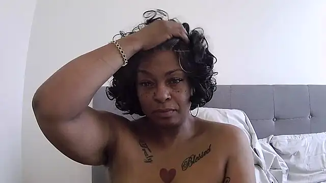 Show de webcam en vivo con MSweetLindaParks - Juguetes Lovense interactivos disponibles