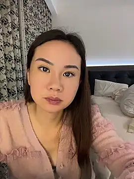 Yioyio-666 live cam preview