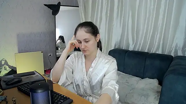 Holliy_Cooper live cam on StripChat