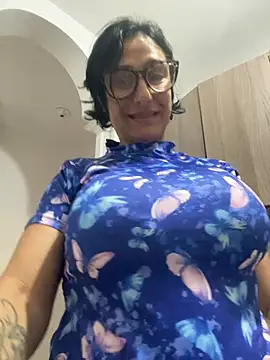 star_anastasia (F mature) - Oil in boobs