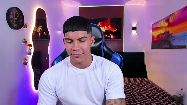 damian_latinxxx (M young) - 🫶🏻show me your cock🥜