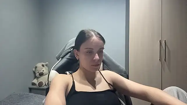 Hisaky live cam on StripChat