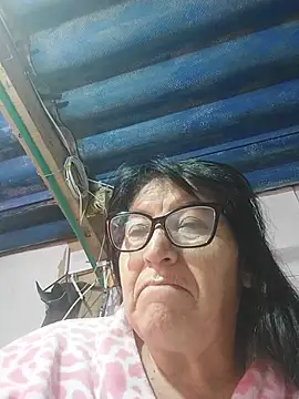clarita_01 live cam preview