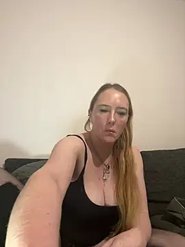 BigKrystal live cam preview