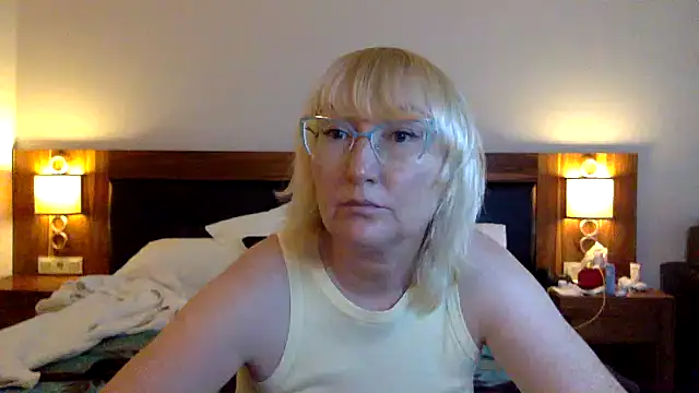 Zeyona live cam preview
