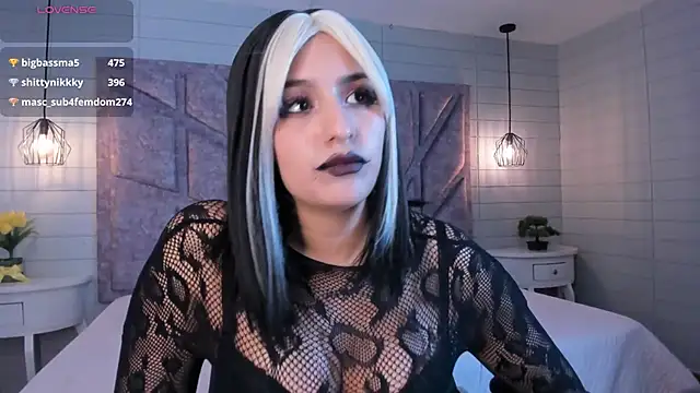 Maya_Rivers live cam preview