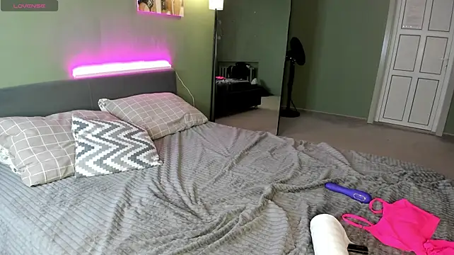 Valerie_Foxy