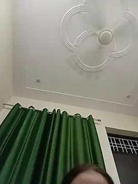 somya_arora live cam preview