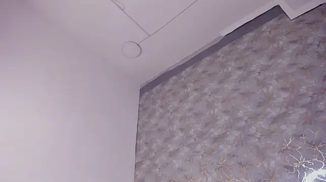 sarita_rouzze live cam preview