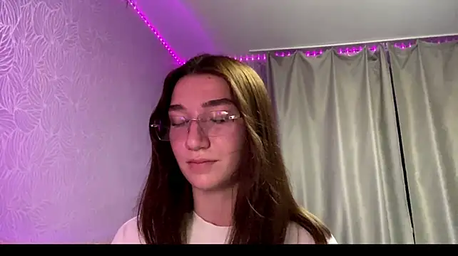 ManyMaron live cam on StripChat