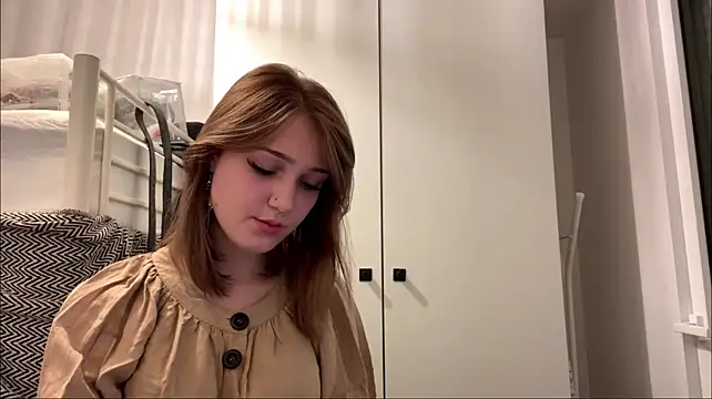 sereneglowz live cam preview