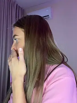AlexaVee_