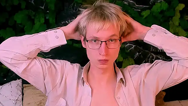 ADRIAN_LUKS webcam