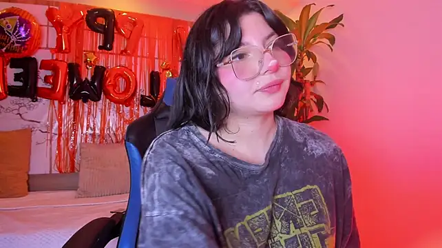Seraphine_18 live cam preview