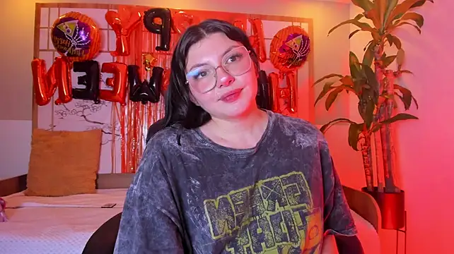 Seraphine_18 live cam preview