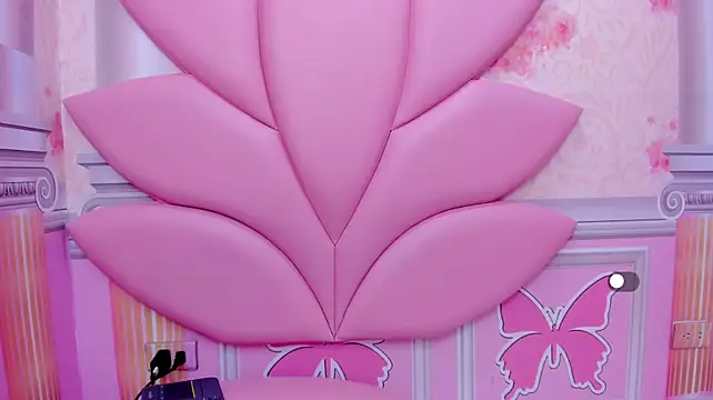sami_milk live cam on StripChat