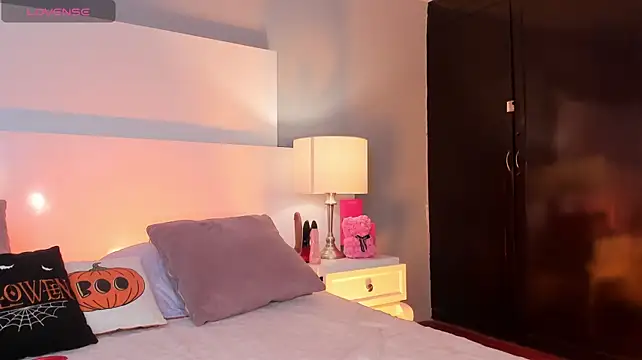 Emily_robertss1 live cam preview