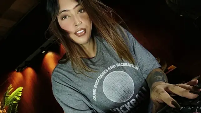Model: prettybushy