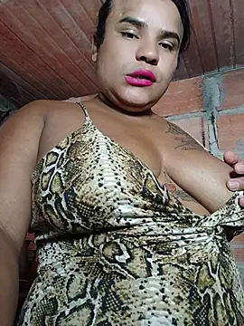 lucianaosorno live cam on StripChat