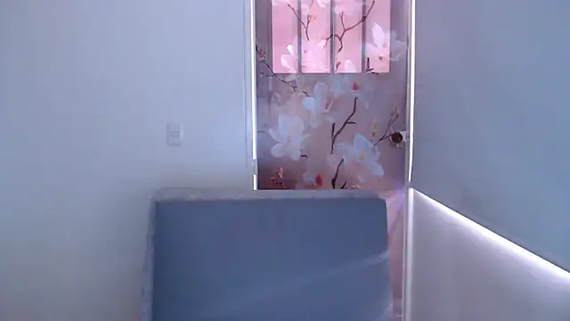 milfrousse live cam preview