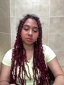 Emilia_Pink live cam preview