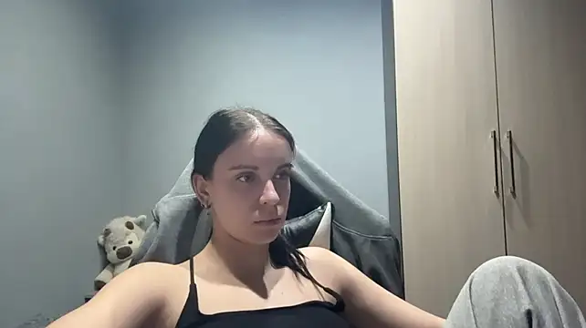 Hisaky live cam on StripChat