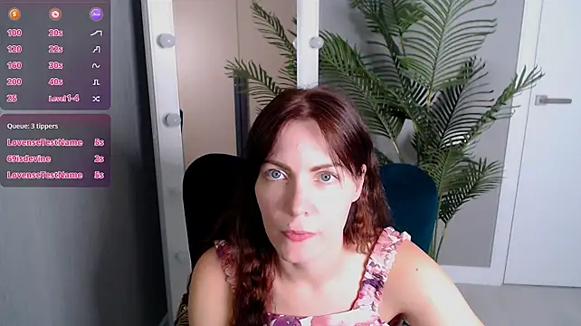 EmmmaLuxe live sex cam