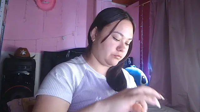 NikkiRous_