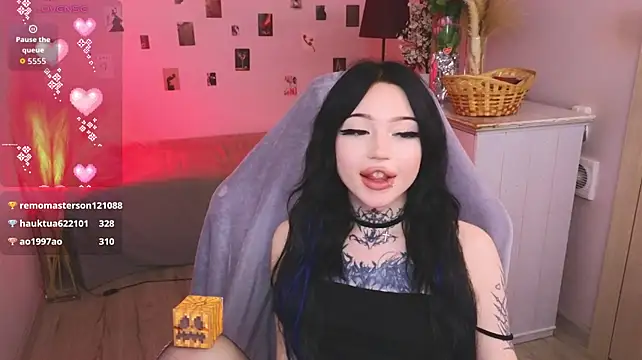 Emma_Kirks