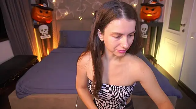 LittleJulii live cam preview
