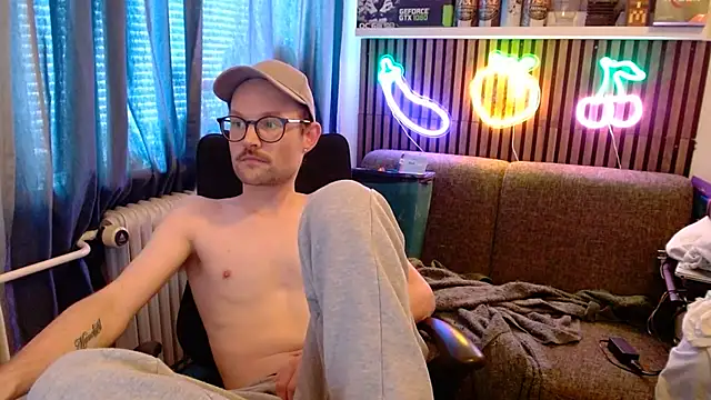 YourNaughtyLukas on Stripchat