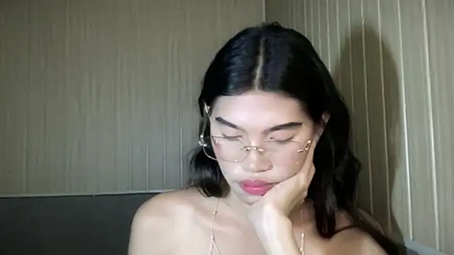 Yourgoddess_jayve live cam on StripChat