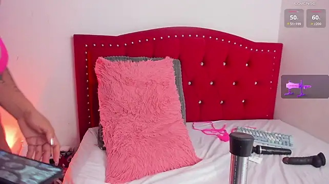 nicolette_rock live cam preview