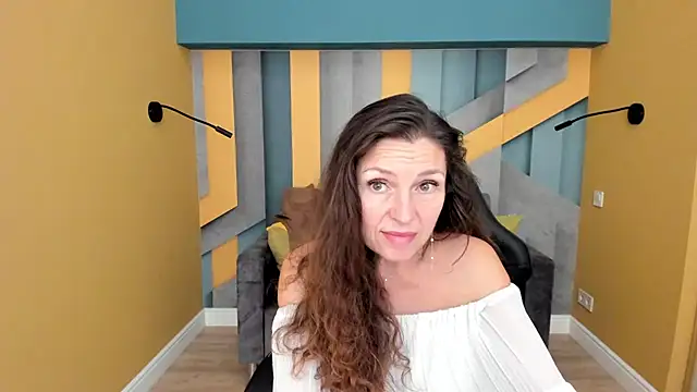 EllaLong live cam preview