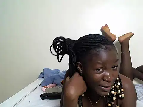 ebonybabyg (F young) - show pussy