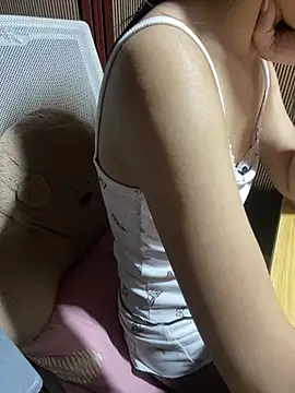 Mina048 webcam