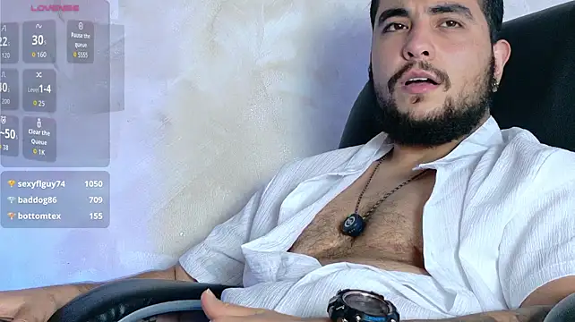 marcus_aress777 (M young) - 2 Fingers in my pussy hot 😈