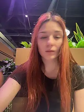 SaintMaya live cam on StripChat