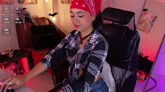 emilyruiz1 live cam preview