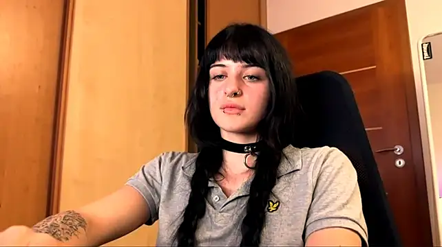 ClareBalaski live cam preview