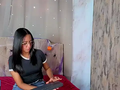 MorenaAfterDark_