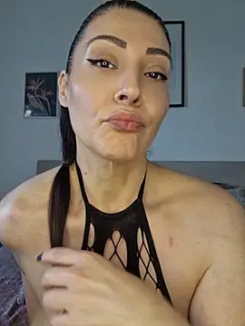 AryaSummersReal