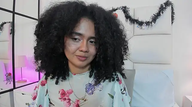 Kiraspell live cam preview