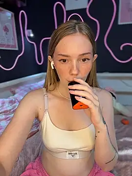 MilaMoone live cam preview