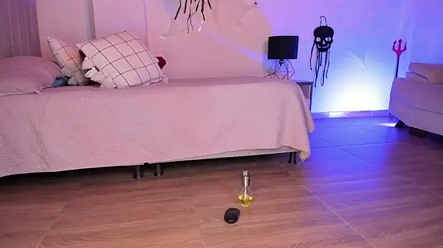 Tylla__